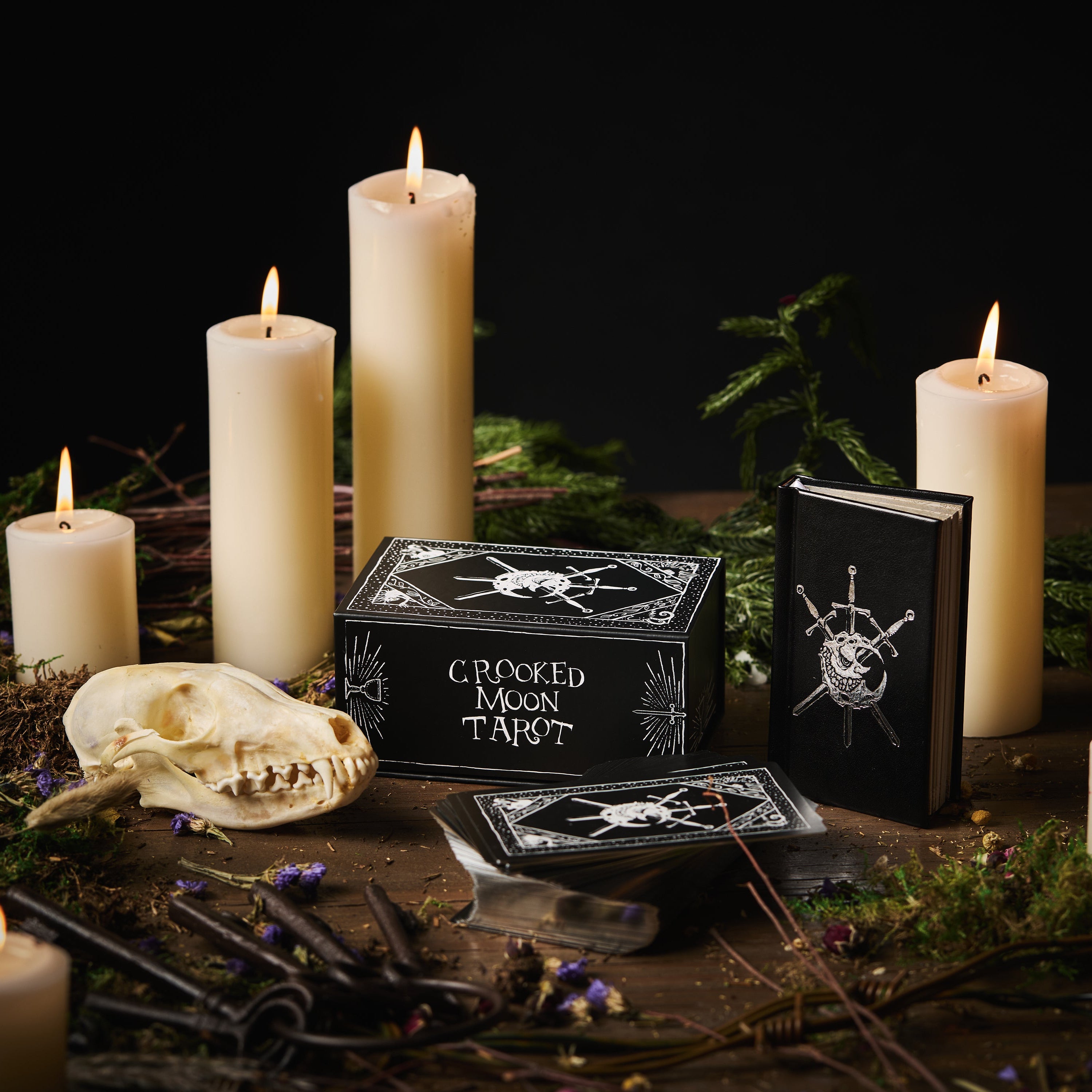 Crooked Moon Tarot Set