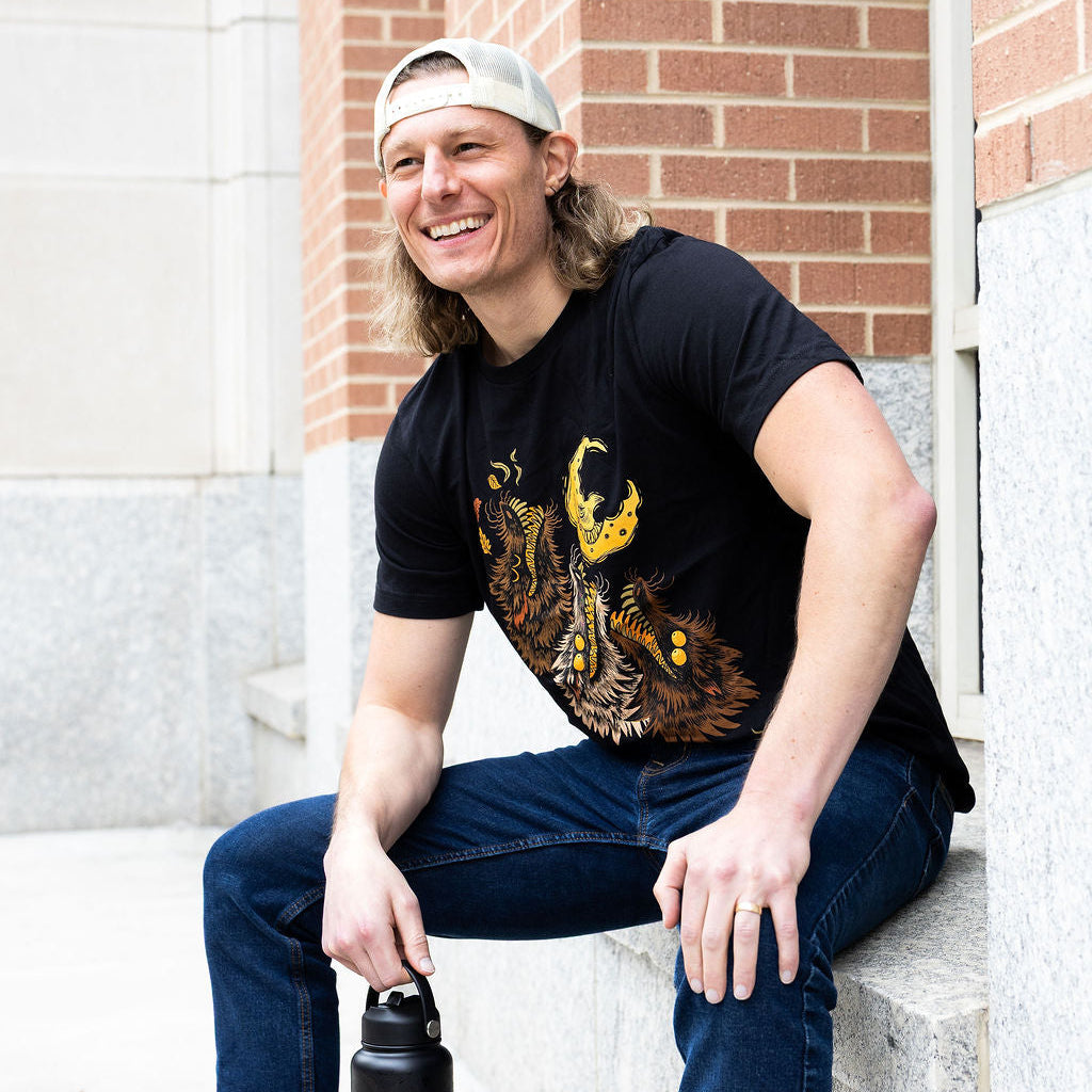 Three Hypnovulfen Crooked Moon Tee – Avantris Entertainment